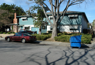 Summitt Court Apartments in Sunnyvale, CA - Building Photo - Building Photo