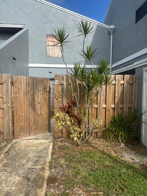 property at 7 S Crossings Cir