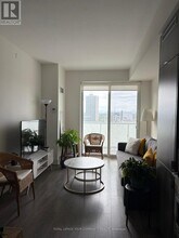 101 Erskine Ave in Toronto, ON - Building Photo - Building Photo