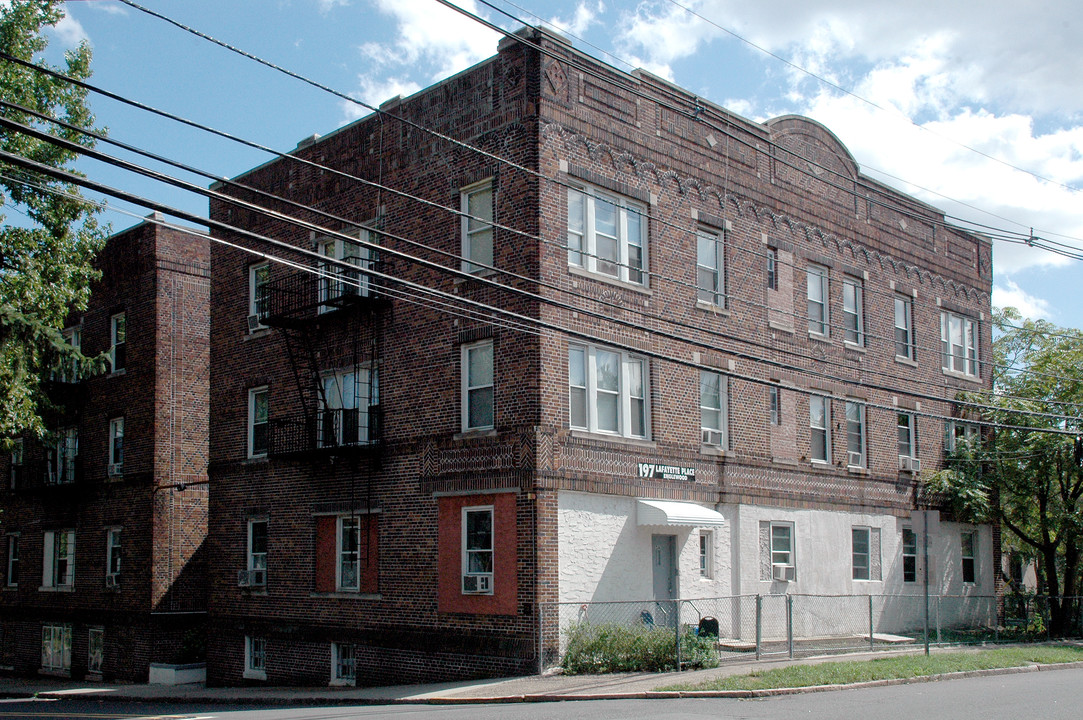 197 Lafayette Pl in Englewood, NJ - Building Photo