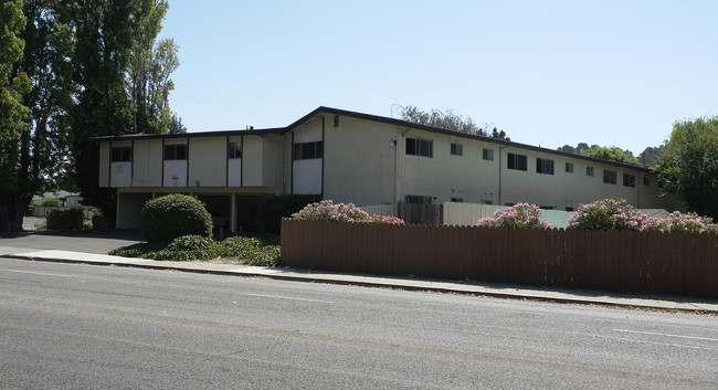 3838 Milton Dr in El Sobrante, CA - Building Photo - Building Photo