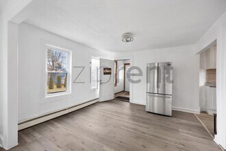 11 1st Ave in Dudley, MA - Foto de edificio - Building Photo