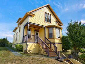 336 Franklin Ave in Astoria, OR - Foto de edificio - Building Photo