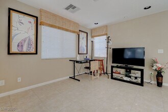 7765 Floral Fabric Ct in Las Vegas, NV - Building Photo - Building Photo