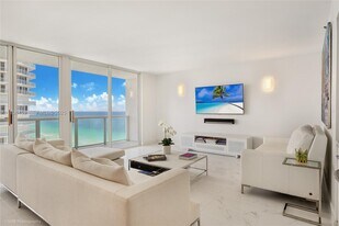 16425 Collins Ave in Sunny Isles Beach, FL - Building Photo