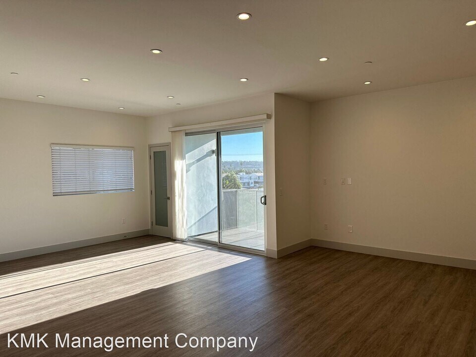 11811 Culver Blvd in Los Angeles, CA - Building Photo
