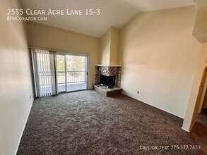 2555 Clear Acre Ln in Reno, NV - Building Photo - Building Photo
