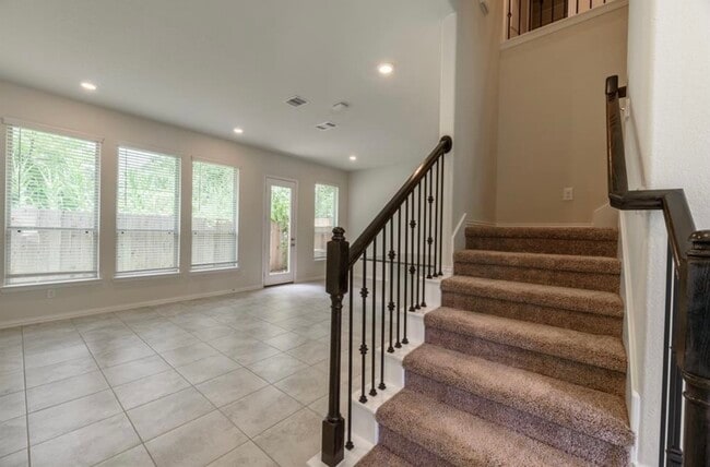 property at 711 Embercove Dr