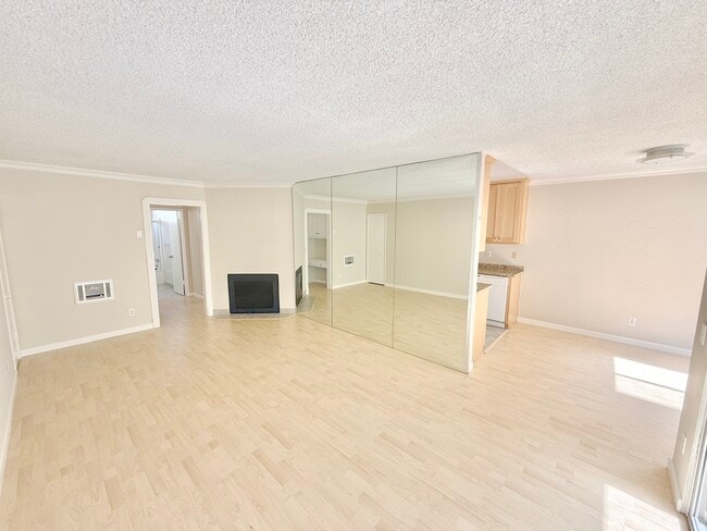 1534 11th St in Santa Monica, CA - Foto de edificio - Building Photo