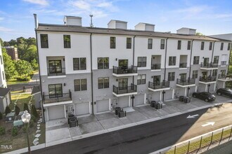 1245 S Blount St in Raleigh, NC - Foto de edificio - Building Photo