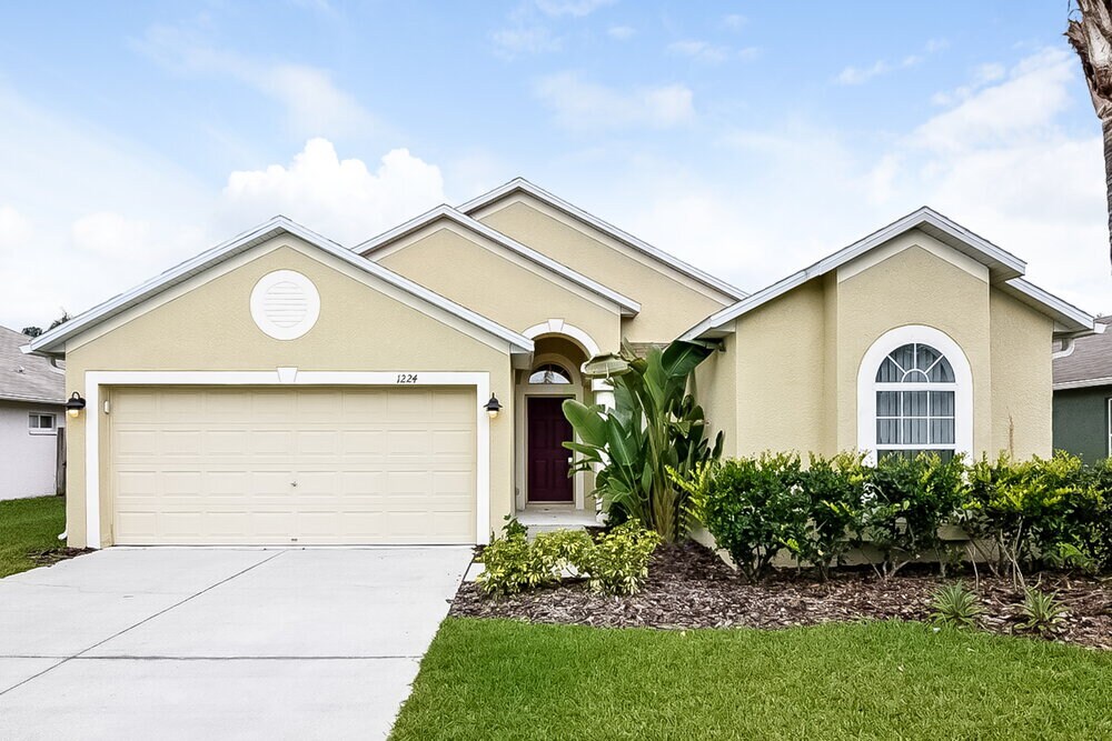 1224 Rolling Stone Run in Odessa, FL - Building Photo