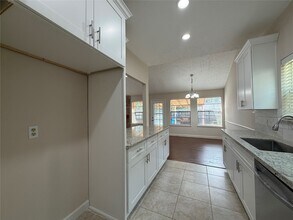 3102 Frontier Dr in Sugar Land, TX - Building Photo - Building Photo