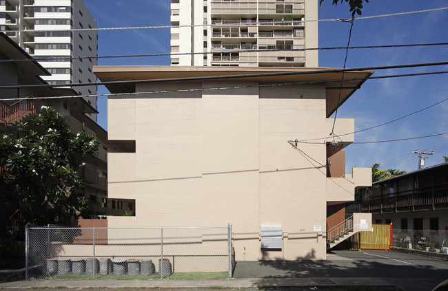 1554 Liholiho St in Honolulu, HI - Foto de edificio - Building Photo