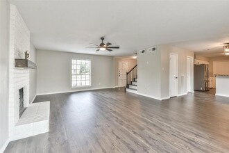 7003 Huntbrook Dr in Spring, TX - Building Photo - Building Photo