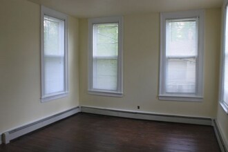 208 Summit Ave-Unit -2B in Fort Washington, PA - Building Photo - Building Photo