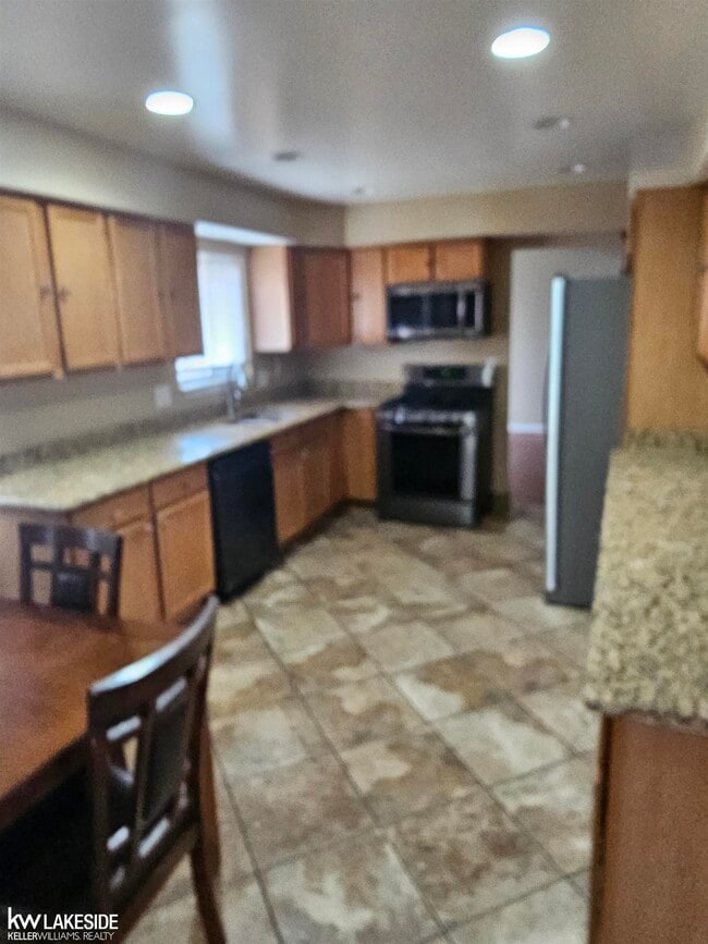 33278 Linsdale Ct in Sterling Heights, MI - Building Photo - Building Photo