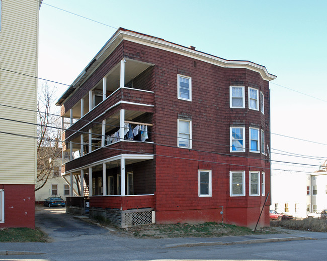 17 Horton St in Lewiston, ME - Building Photo - Building Photo