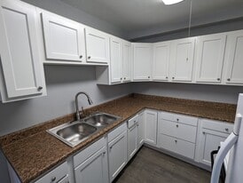 Hyde Park Apartments in Buffalo, NY - Building Photo