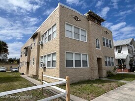 2104 Waverly Pl in Melbourne, FL - Building Photo