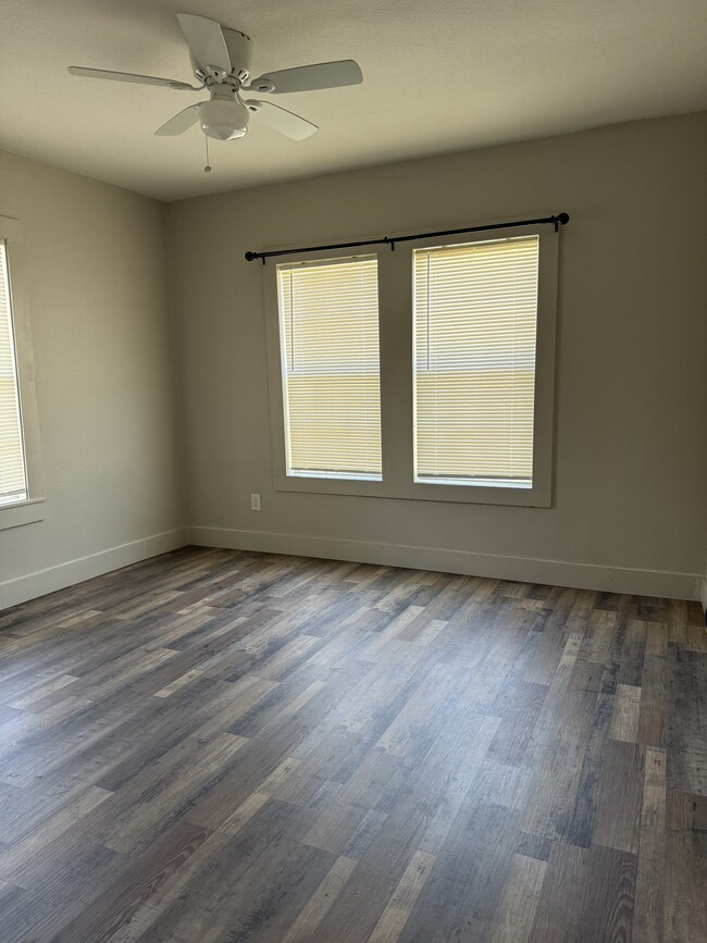 511 N Bradshaw St in Denton, TX - Building Photo - Building Photo