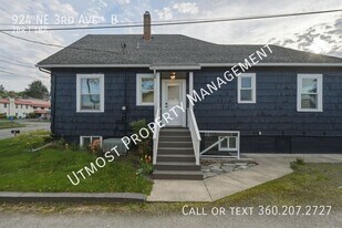 924 NE 3rd Ave in Camas, WA - Building Photo