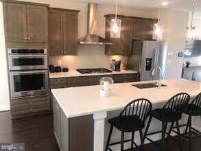 591 Shorthorn Way in Rockville, MD - Building Photo - Building Photo