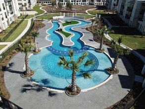 Domain Town Center in Houston, TX - Foto de edificio - Building Photo