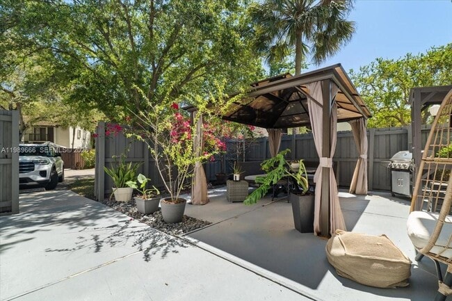 3627 Cocoplum Cir in Coconut Creek, FL - Building Photo - Building Photo