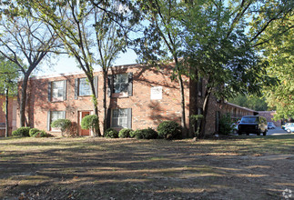 Brister Square in Memphis, TN - Foto de edificio - Building Photo