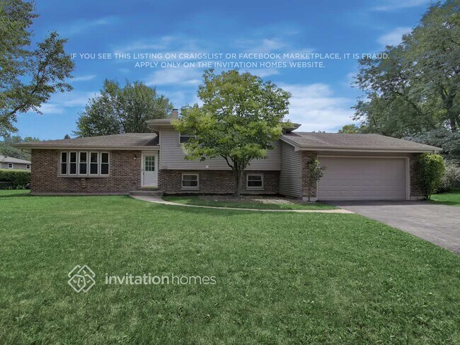 property at 5S531 Bonnie Ct