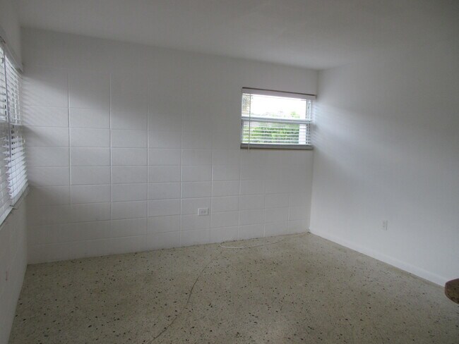 1238 17th Ave N in Lake Worth Beach, FL - Building Photo - Building Photo