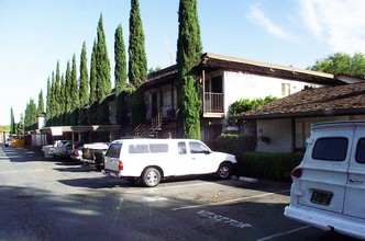 Cambridge Park Apartments in Concord, CA - Building Photo - Building Photo