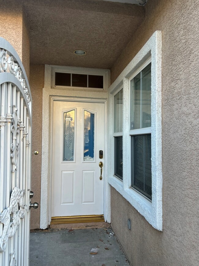 8940 Deira Ln in Anaheim, CA - Building Photo - Building Photo