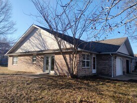 631A N Springfield St in St James, MO - Building Photo