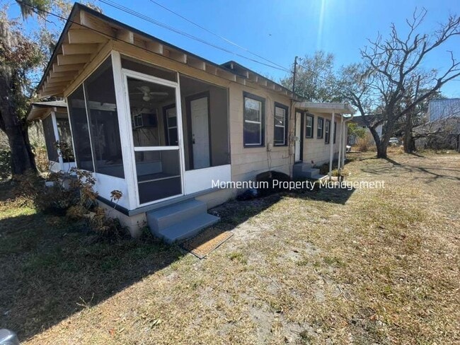 property at 207 NE 2nd St