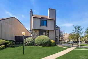 163 Goldmine Ln in Old Bridge, NJ - Building Photo