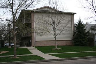 Clock Tower Apartments in Greeley, CO - Foto de edificio - Building Photo