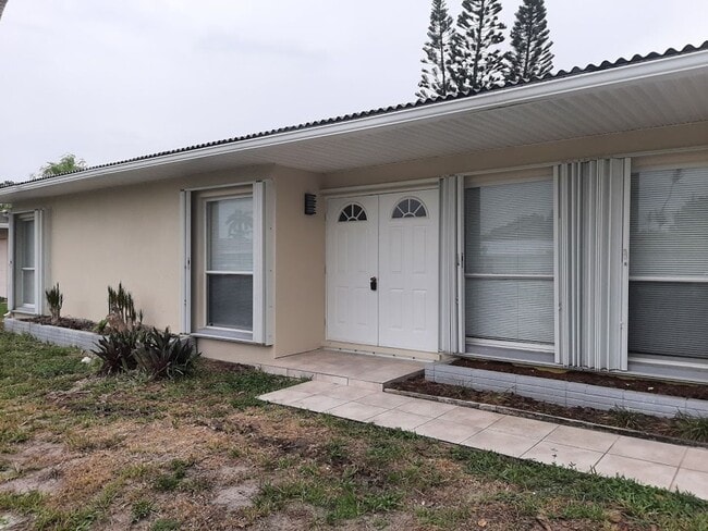 property at 1020 SE 42nd Ln