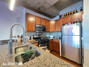 1610 W Fullerton Ave, Unit G01C in Chicago, IL - Building Photo - Building Photo