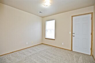 502 SE A St in Bentonville, AR - Building Photo - Building Photo