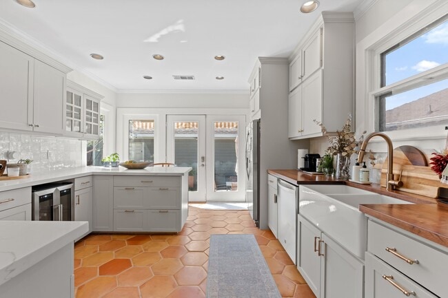 1002 W Cottage St in Houston, TX - Building Photo - Building Photo