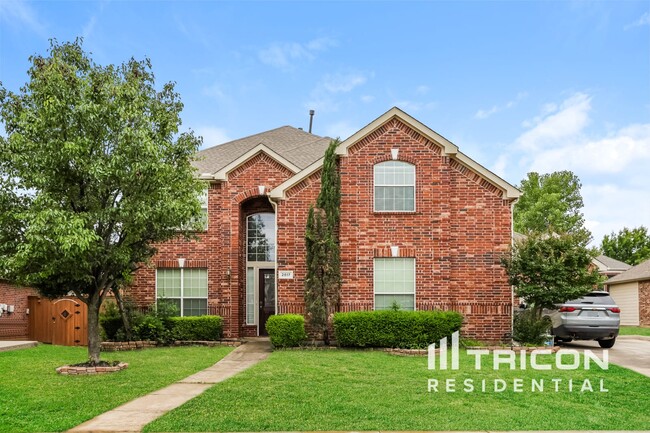property at 2817 Deerhurst Dr