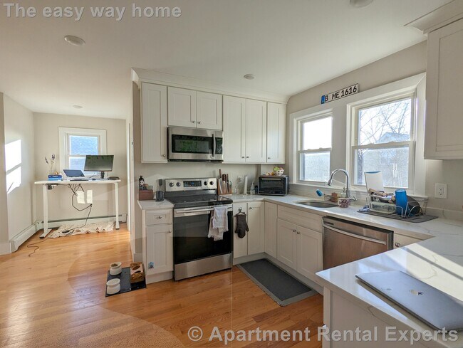 28 Fairmount Ave in Somerville, MA - Building Photo - Building Photo