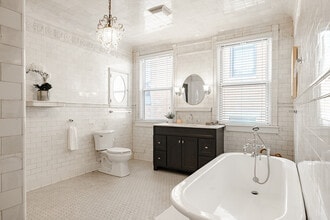 2017 Elm St in Cincinnati, OH - Building Photo - Building Photo