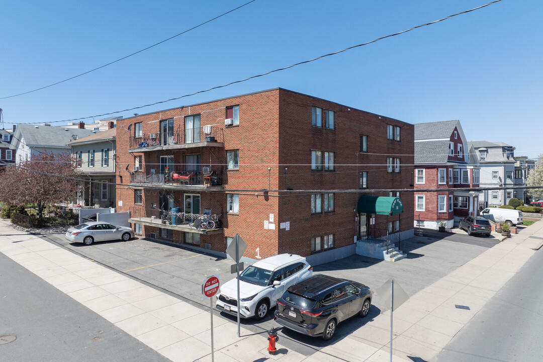 Cary Place Condominiums in Chelsea, MA - Foto de edificio