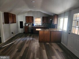 22 Mountain Top Rd in East Stroudsburg, PA - Building Photo