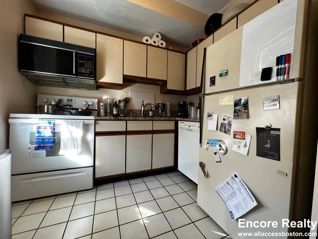 92 Gordon St in Boston, MA - Foto de edificio - Building Photo