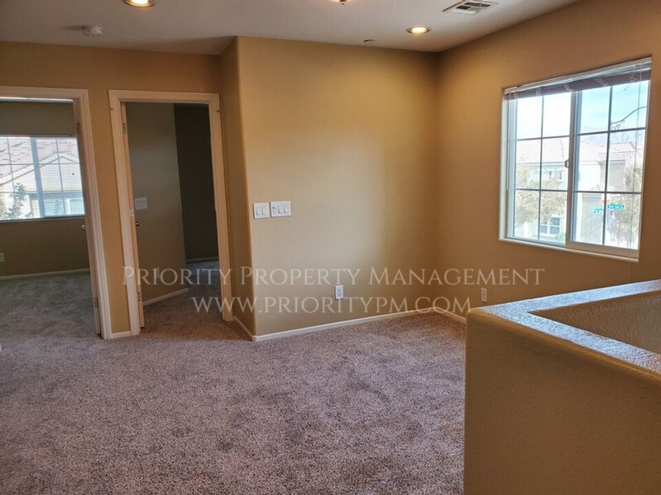 9156 Promising Ct in Las Vegas, NV - Building Photo