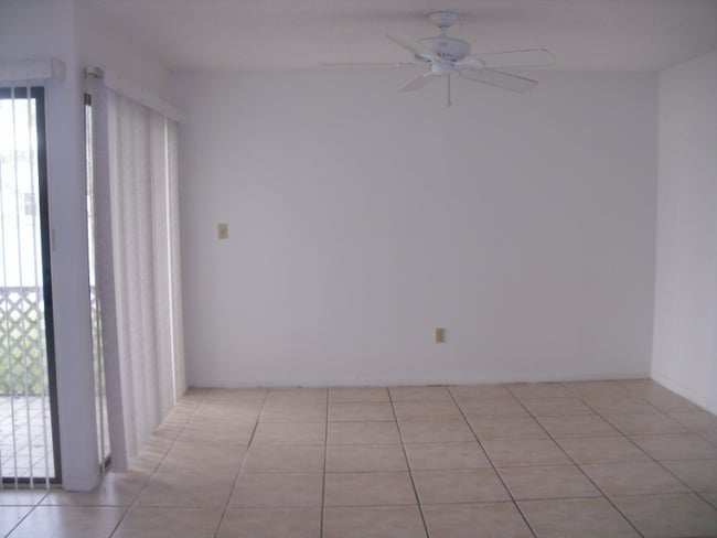 1400 Jefferson Dr in Florida City, FL - Building Photo - Building Photo