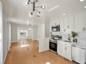 920 NE 34th Ct in Oakland Park, FL - Building Photo - Building Photo